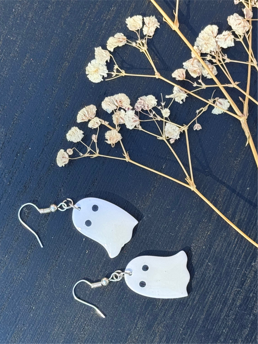 Ghost dangle carrying. Polymer clay. Halloween