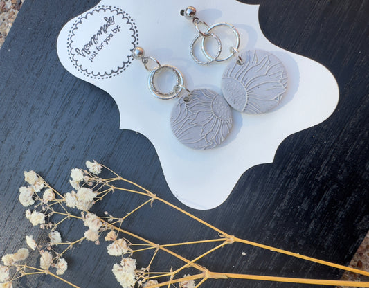 Grey Sunflower dangle earring