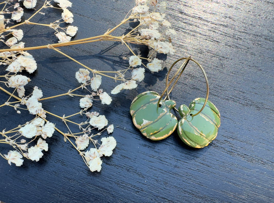 Green pumpkin golden hoop earrings
