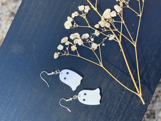Ghost dangle carrying. Polymer clay. Halloween
